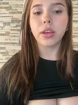 lunacandy 0 online show from April 7, 2026, 9:05 pm