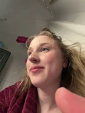 bimboiiii online show from March 25, 2026, 10:08 pm