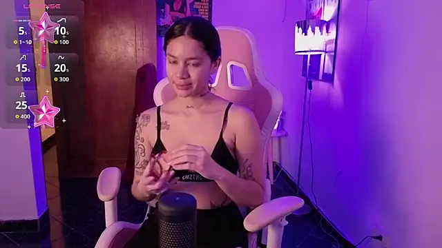 Oliviasims online show from April 6, 2026, 9:49 pm