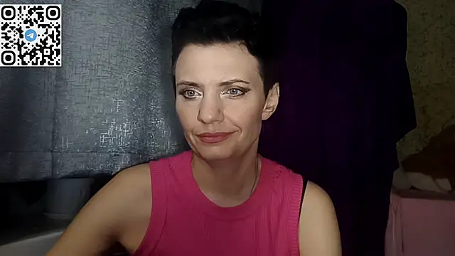 HotMamaQueen234 online show from April 4, 2026, 7:31 pm
