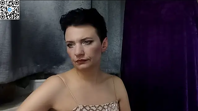 HotMamaQueen234 online show from April 17, 2026, 8:00 pm