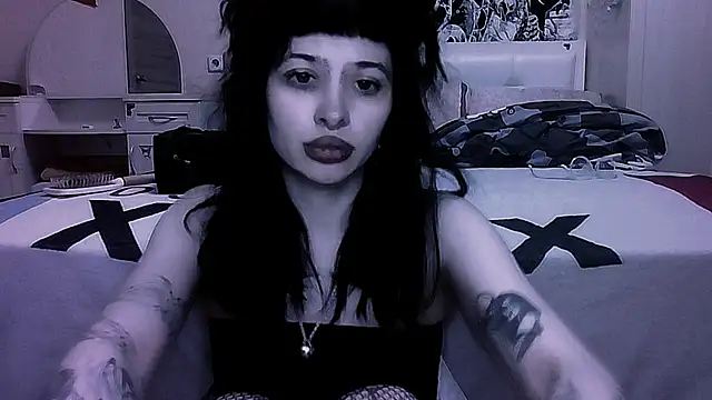 AllisonDeetz online show from April 7, 2026, 7:26 pm