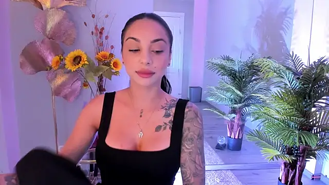 Snapshot of MissSiennaa chatting on June 25, 2026, 4:54 am MissSiennaa online show from June 25, 2026, 4:54 am