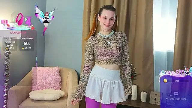 Lili pixxie  online show from March 21, 2026, 3:49 pm