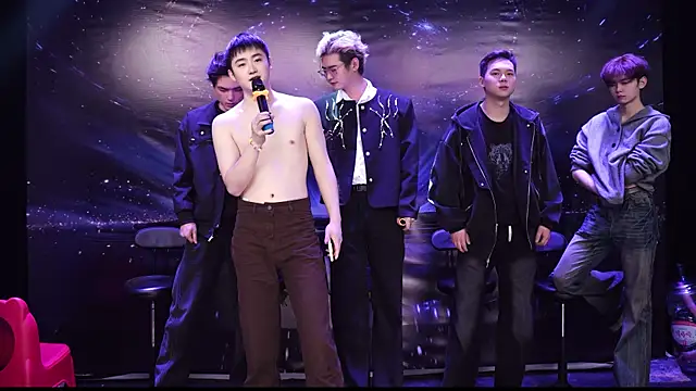 LookingBoy-001 online show from March 21, 2026, 6:25 am