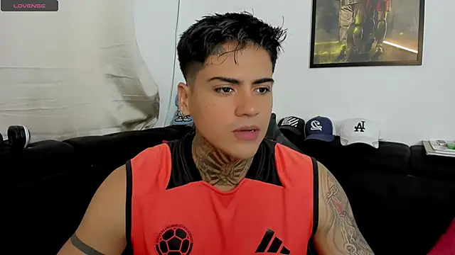 sweetlatinoboy online show from March 17, 2026, 12:41 pm