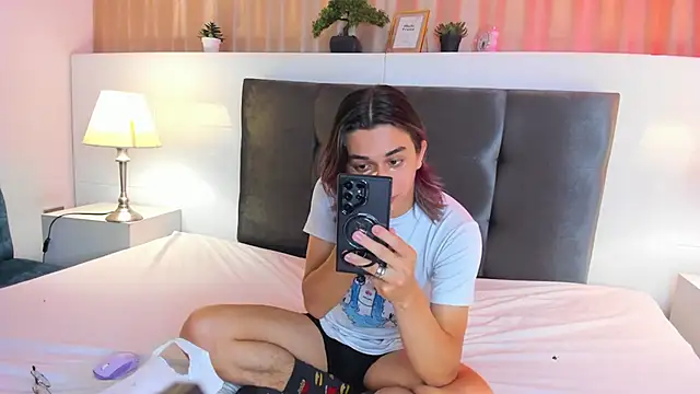 Keita Moon online show from April 13, 2026, 11:58 am