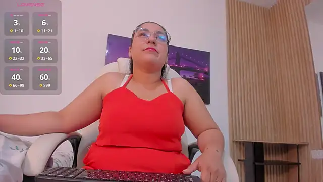Snapshot of Reina_Mia1 chatting on April 26, 2026, 12:35 pm Reina Mia1 online show from April 26, 2026, 12:35 pm