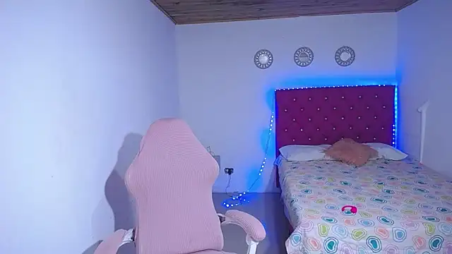 Pinkg Fox10 online show from April 7, 2026, 12:07 pm