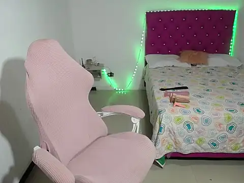 Pinkg Fox10 online show from March 30, 2026, 11:55 am