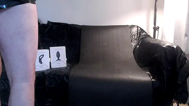 Snapshot of latexslaveboy chatting on May 26, 2026, 7:45 pm latexslaveboy online show from May 26, 2026, 7:45 pm