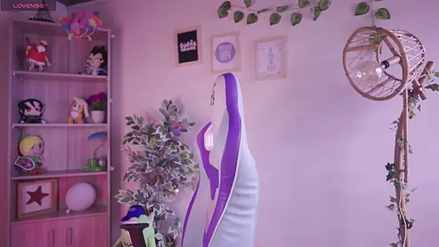 Megan Starling online show from April 12, 2026, 1:47 pm