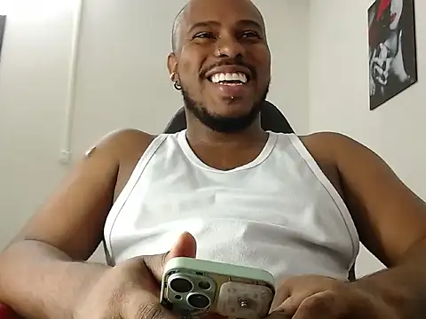 Snapshot of Alessandro_Hamed chatting on April 24, 2026, 3:03 pm Alessandro Hamed online show from April 24, 2026, 3:03 pm