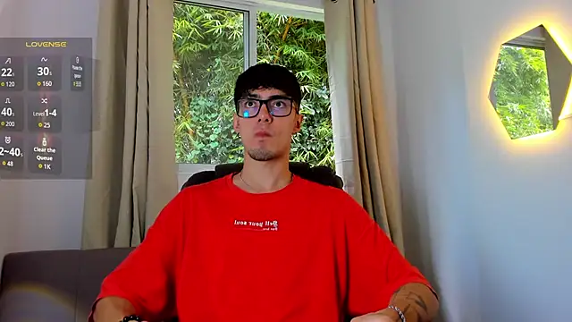 Snapshot of etham_wolf1 chatting on July 6, 2026, 5:37 pm etham wolf1 online show from July 6, 2026, 5:37 pm