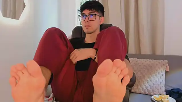 etham wolf1 online show from April 16, 2026, 4:52 pm