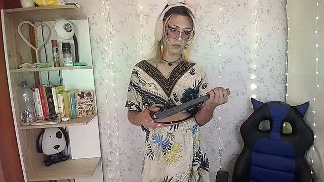  Alexaavandercloude online show from March 26, 2026, 7:12 pm