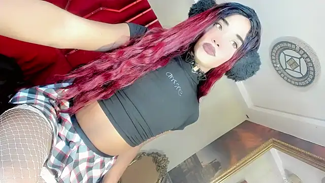 Snapshot of Paola_Delfino chatting on May 1, 2026, 9:25 am Paola Delfino online show from May 1, 2026, 9:25 am