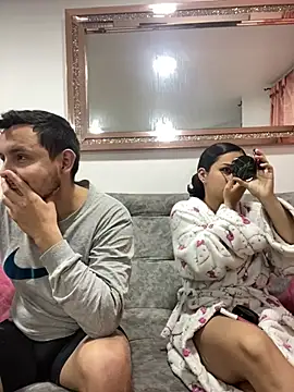 leoylia online show from March 31, 2026, 4:03 am