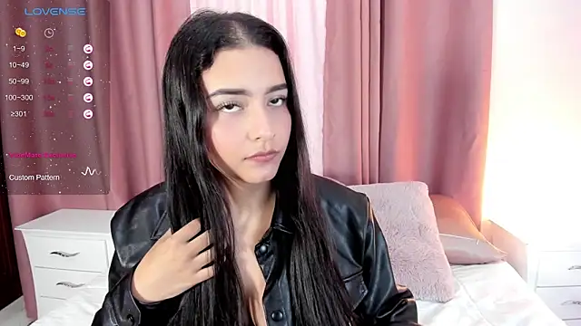 sweet aura31 online show from April 16, 2026, 7:58 pm