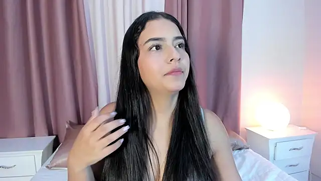Snapshot of sweet_aura31 chatting on April 19, 2026, 8:44 pm sweet aura31 online show from April 19, 2026, 8:44 pm