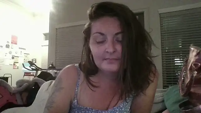 Snapshot of tinyassbossymilf chatting on June 29, 2026, 8:32 am tinyassbossymilf online show from June 29, 2026, 8:32 am