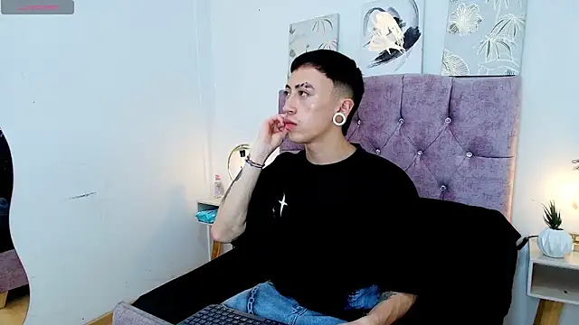 Yoshua Smith online show from April 10, 2026, 8:05 pm