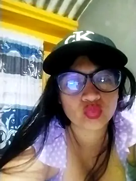 Snapshot of LatinSquirtBaby chatting on June 15, 2026, 10:31 pm LatinSquirtBaby online show from June 15, 2026, 10:31 pm