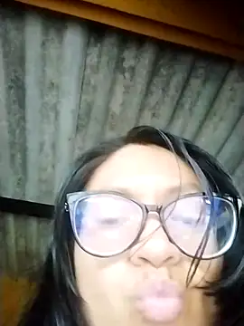 Snapshot of LatinSquirtBaby chatting on May 25, 2026, 1:21 pm LatinSquirtBaby online show from May 25, 2026, 1:21 pm
