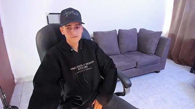 Ethann Boy online show from April 13, 2026, 9:41 pm