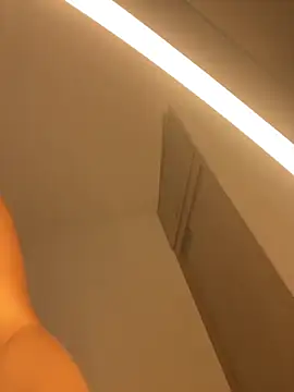 DahliaRouse online show from April 10, 2026, 1:23 am