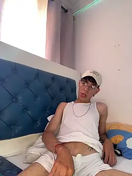 Milo Gunnar online show from April 15, 2026, 7:58 pm