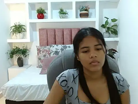 Lunilove   online show from March 26, 2026, 7:12 pm