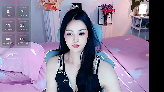 Snapshot of Evelyn-007 chatting on April 23, 2026, 12:29 pm Evelyn-007 online show from April 23, 2026, 12:29 pm