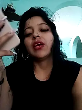 Sarah-917 online show from April 17, 2026, 5:27 pm