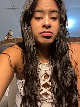 lucirganaxxx online show from April 18, 2026, 4:04 am