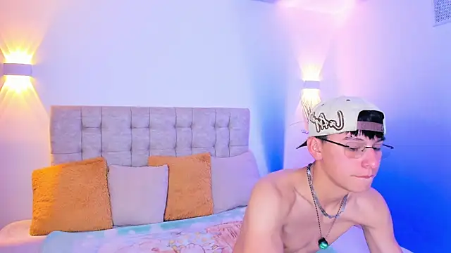 Alexander Ammy online show from April 15, 2026, 3:56 am