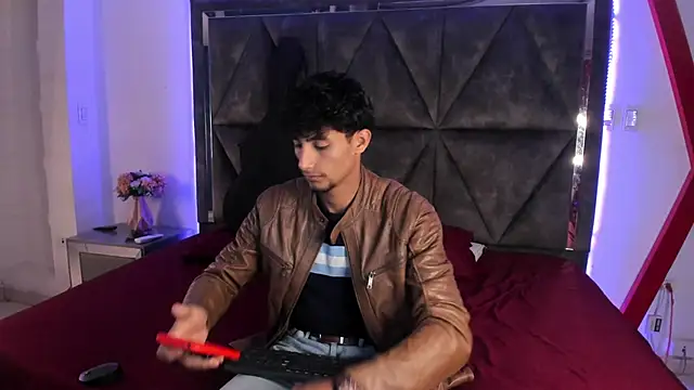 MaxiimoRomano  online show from March 21, 2026, 1:15 pm