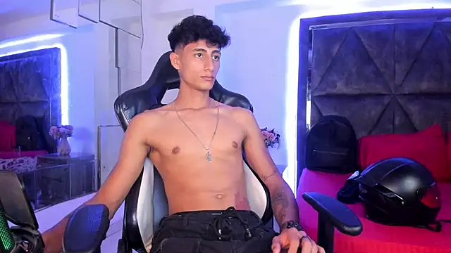 MaxiimoRomano  online show from April 1, 2026, 1:41 pm