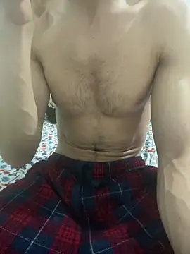 alextn22 online show from April 19, 2026, 11:40 pm