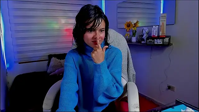 Clawdeen Hot online show from April 9, 2026, 6:19 am