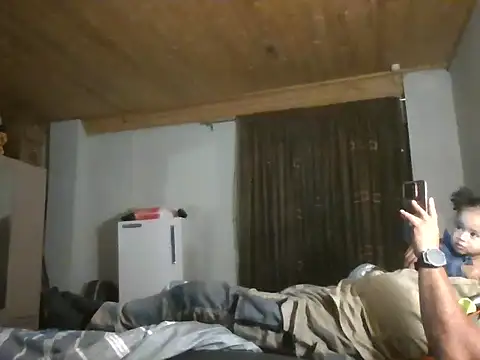 candice2099 online show from April 24, 2026, 4:20 pm