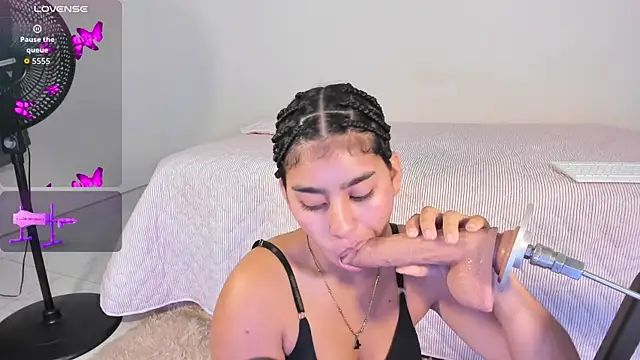 Snapshot of estrella_sexylove chatting on June 3, 2026, 2:33 pm estrella sexylove online show from June 3, 2026, 2:33 pm
