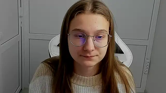 Mia kristal online show from April 1, 2026, 7:31 am