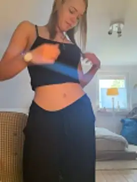 SophiaWestend online show from April 14, 2026, 10:09 am