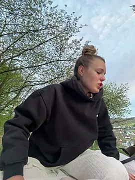 SophiaWestend online show from April 27, 2026, 6:39 pm