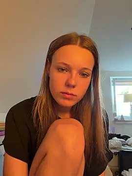 SophiaWestend online show from April 29, 2026, 6:06 am