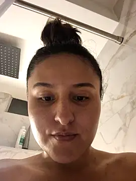 rafaella stefano online show from March 23, 2026, 10:53 pm