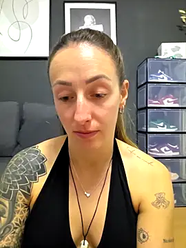 NicoleKaiser online show from April 6, 2026, 6:09 pm