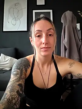 NicoleKaiser online show from March 27, 2026, 5:03 pm