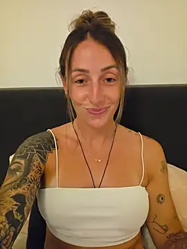 Snapshot of NicoleKaiser chatting on July 16, 2026, 8:17 pm NicoleKaiser online show from July 16, 2026, 8:17 pm